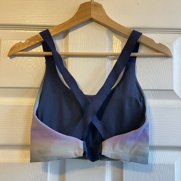 ALO Gradient Sports Bra - Size Medium - Picture 2 of 3
